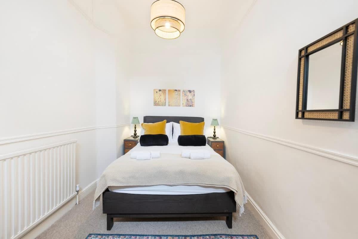 Spacious And Quiet Ground Floor Flat 브리스틀 외부 사진