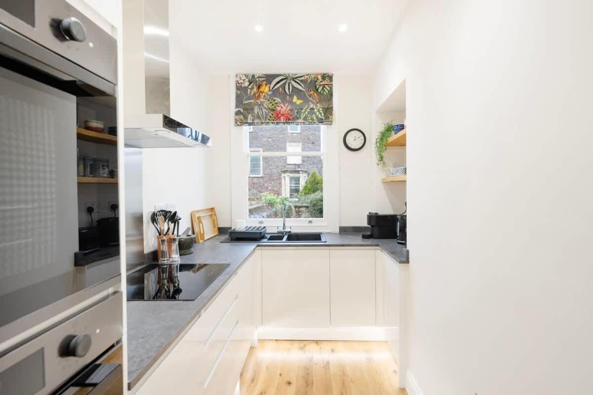 Spacious And Quiet Ground Floor Flat 브리스틀 외부 사진