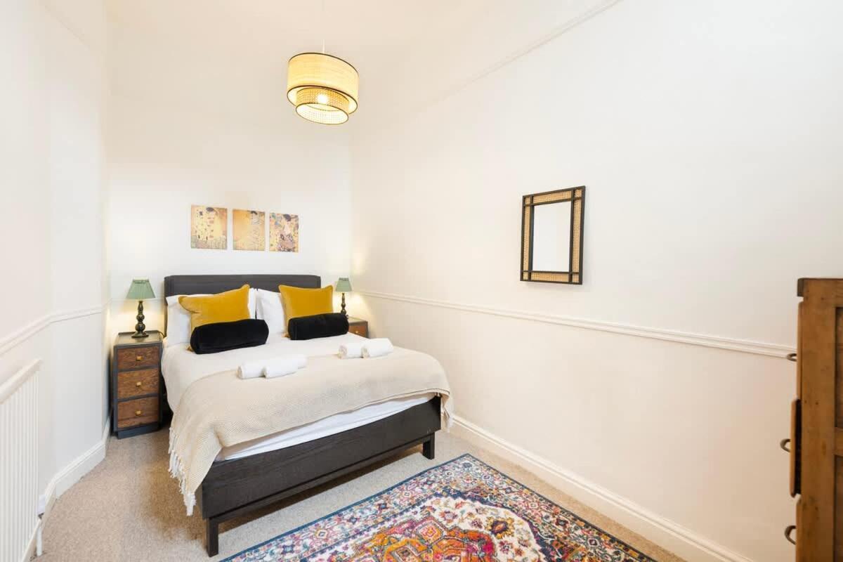 Spacious And Quiet Ground Floor Flat 브리스틀 외부 사진